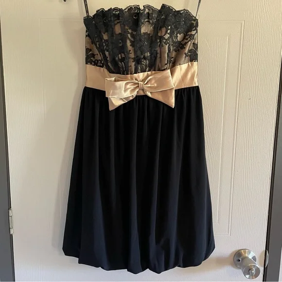jessica mcclintock black and gold dress Jessica McClintock black velvet dress in a size 4